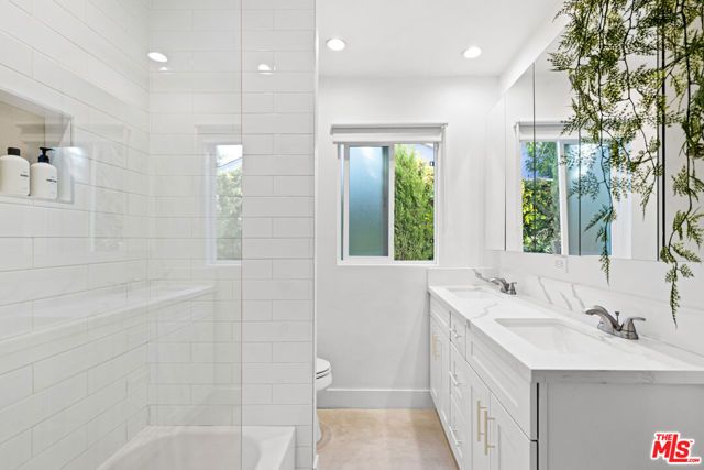 19833 Bassett Street, Winnetka (los Angeles), CA 91306