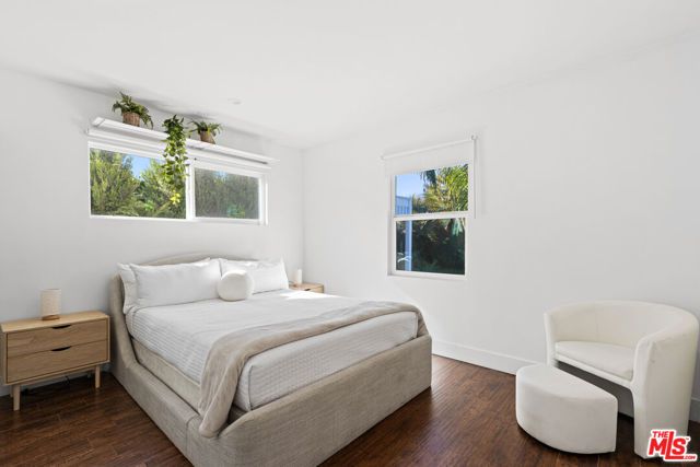 19833 Bassett Street, Winnetka (los Angeles), CA 91306