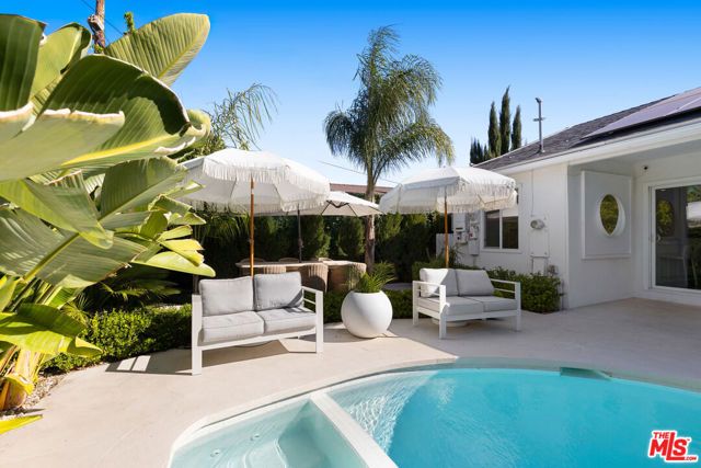 19833 Bassett Street, Winnetka (los Angeles), CA 91306