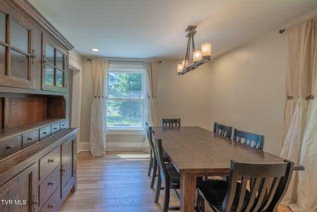 31232 Hollyfield Road, Damascus, VA 24236