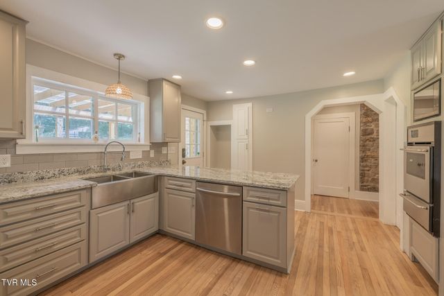 31232 Hollyfield Road, Damascus, VA 24236