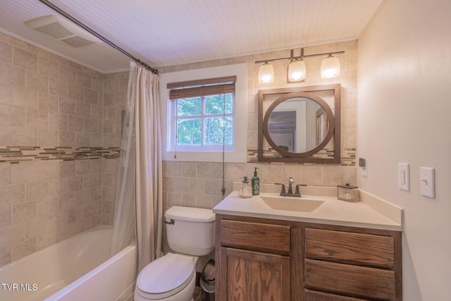 31232 Hollyfield Road, Damascus, VA 24236