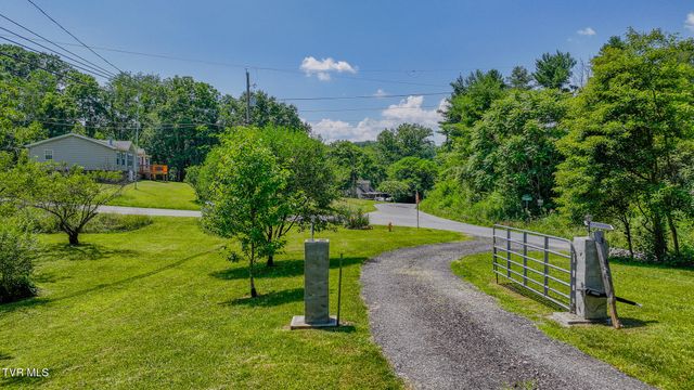 31232 Hollyfield Road, Damascus, VA 24236