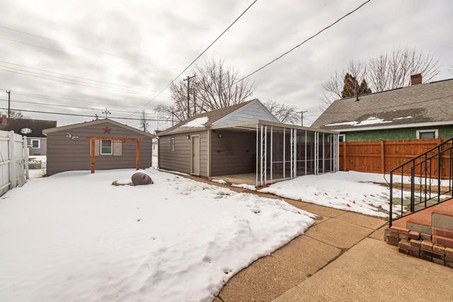 1918 Redfield STREET, La Crosse, WI 54601