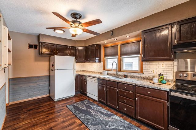 1918 Redfield STREET, La Crosse, WI 54601