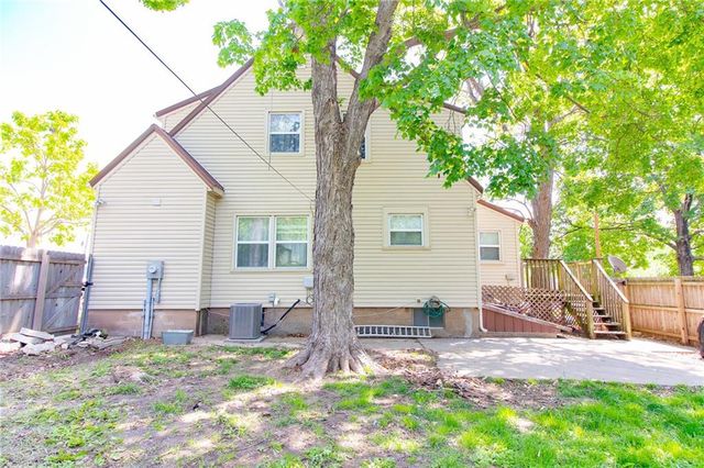 219 S FRONT Street, Pleasant Hill, MO 64080