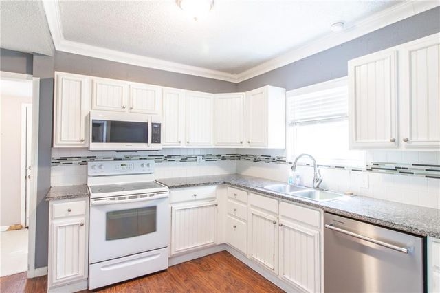 219 S FRONT Street, Pleasant Hill, MO 64080