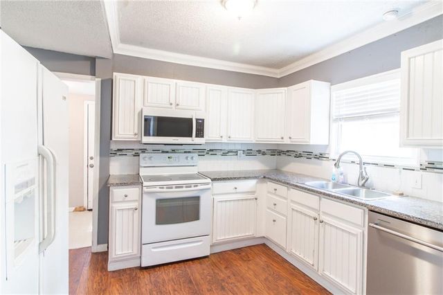219 S FRONT Street, Pleasant Hill, MO 64080