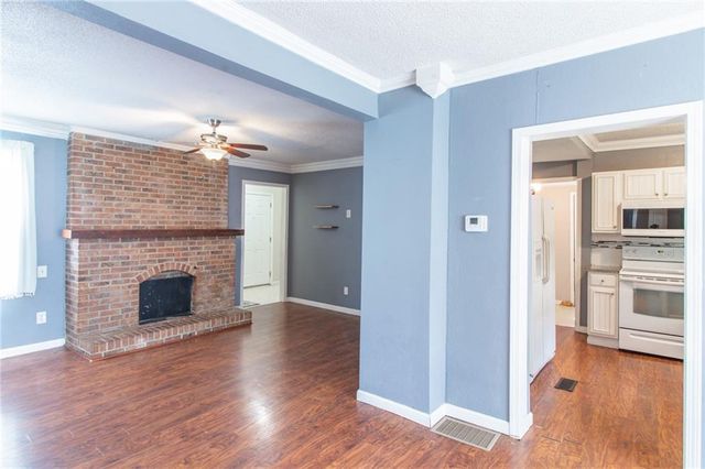 219 S FRONT Street, Pleasant Hill, MO 64080