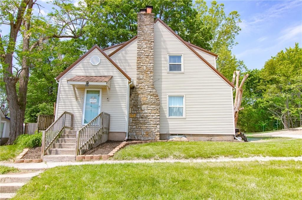 219 S FRONT Street, Pleasant Hill, MO 64080