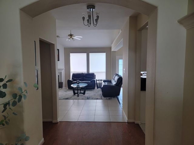 411 Starleaf Lane, Pearland, TX 77584