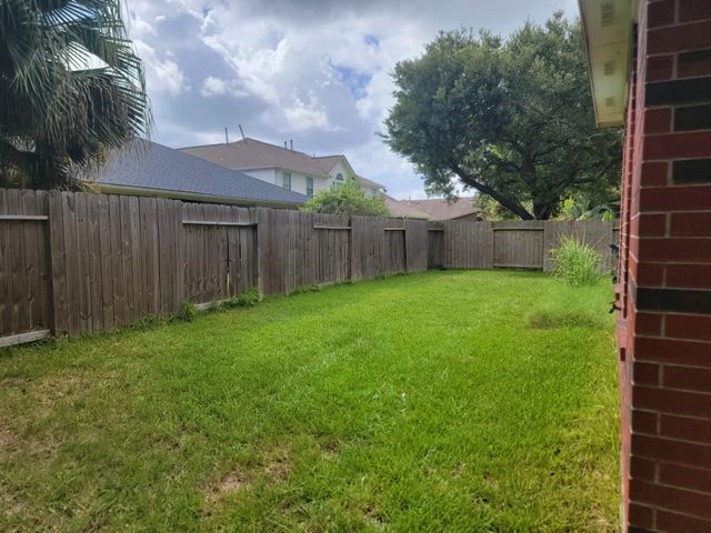 411 Starleaf Lane, Pearland, TX 77584