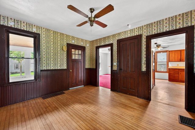 237 Waverly PLACE, Waukesha, WI 53186