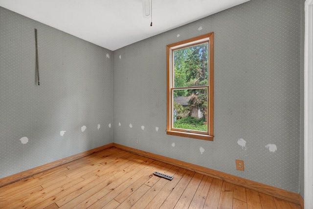 237 Waverly PLACE, Waukesha, WI 53186