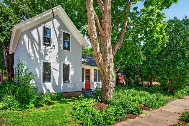 237 Waverly PLACE, Waukesha, WI 53186