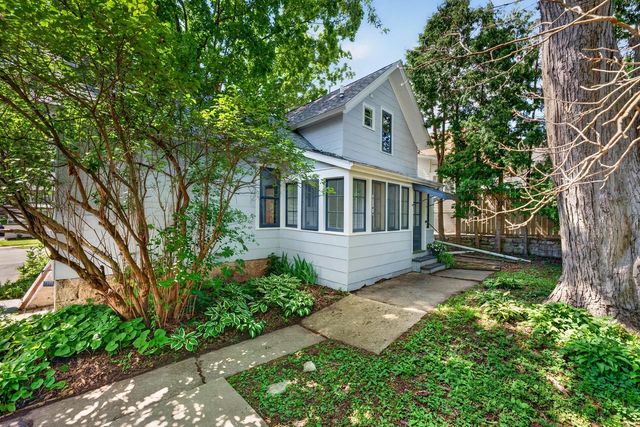 237 Waverly PLACE, Waukesha, WI 53186