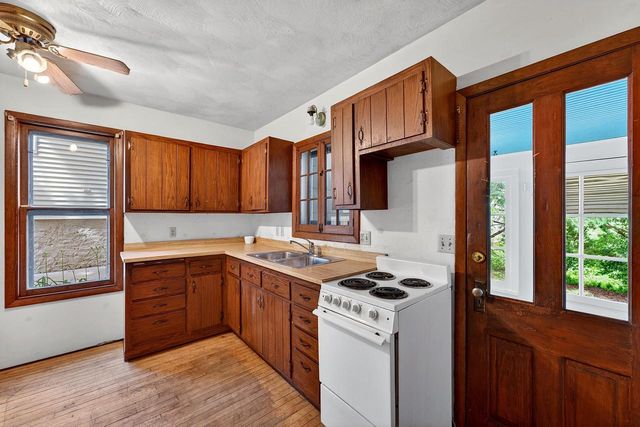 237 Waverly PLACE, Waukesha, WI 53186