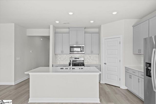 1577 Erindale Drive, Wellford, SC 29651