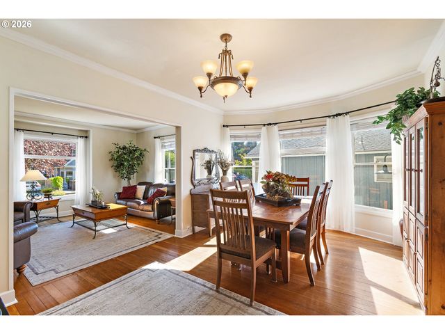1337 Se LEXINGTON St, Portland, OR 97202