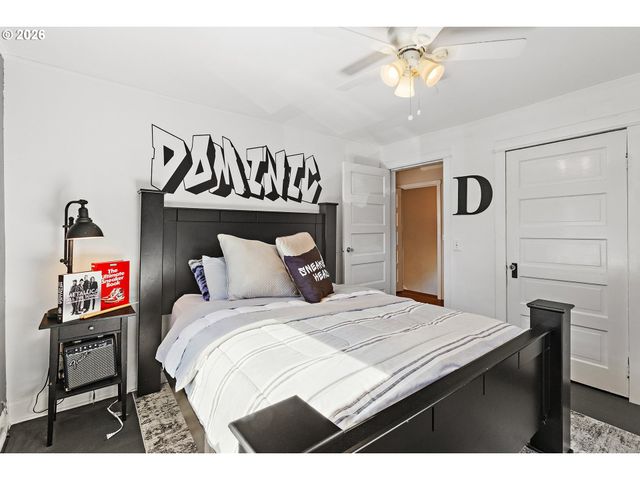 1337 Se LEXINGTON St, Portland, OR 97202
