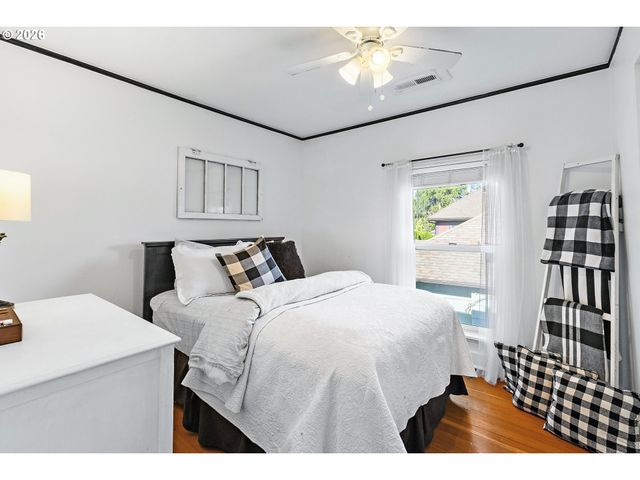 1337 Se LEXINGTON St, Portland, OR 97202