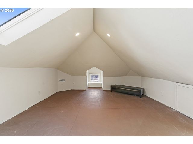 1337 Se LEXINGTON St, Portland, OR 97202