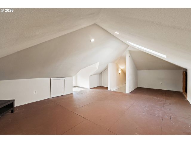 1337 Se LEXINGTON St, Portland, OR 97202