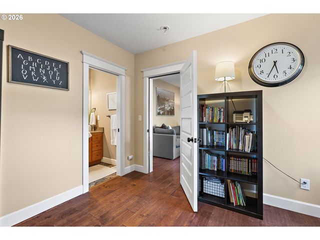 1337 Se LEXINGTON St, Portland, OR 97202