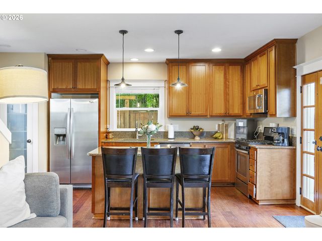 1337 Se LEXINGTON St, Portland, OR 97202