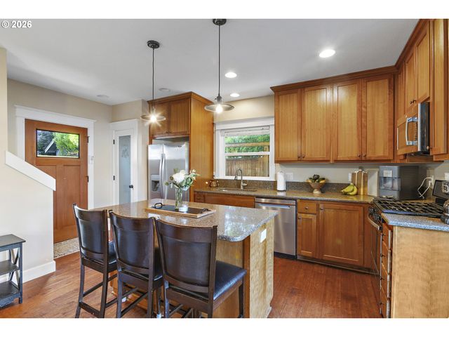 1337 Se LEXINGTON St, Portland, OR 97202