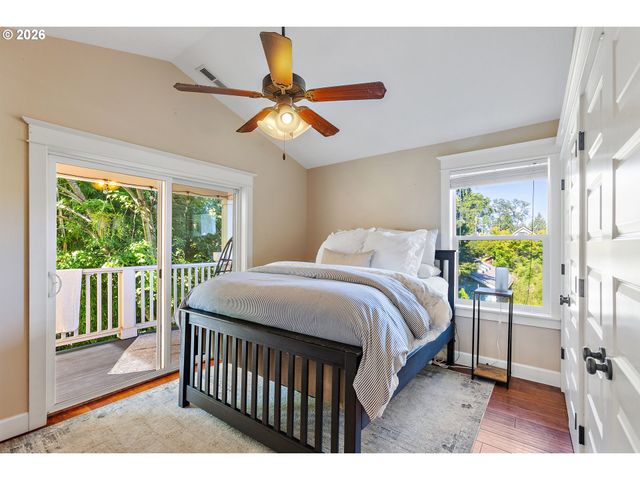 1337 Se LEXINGTON St, Portland, OR 97202