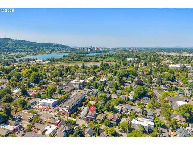1337 Se LEXINGTON St, Portland, OR 97202