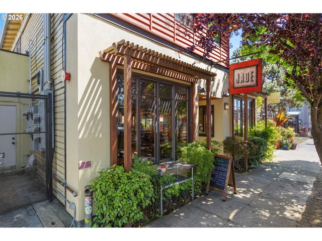 1337 Se LEXINGTON St, Portland, OR 97202