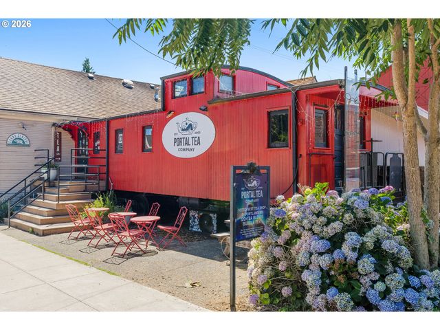 1337 Se LEXINGTON St, Portland, OR 97202
