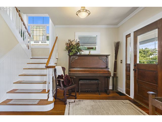 1337 Se LEXINGTON St, Portland, OR 97202