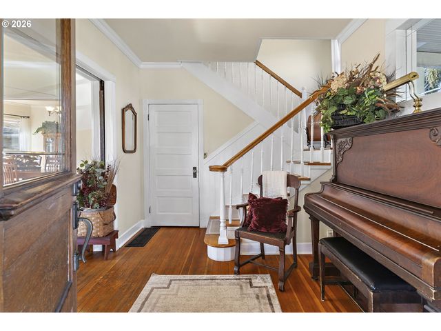 1337 Se LEXINGTON St, Portland, OR 97202
