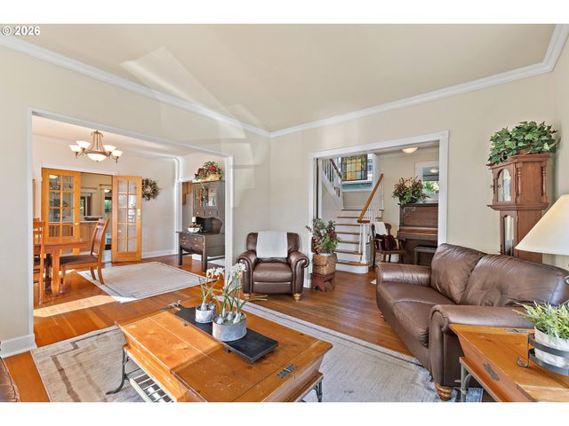 1337 Se LEXINGTON St, Portland, OR 97202