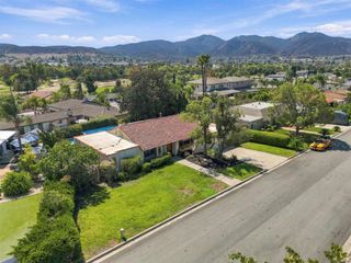 8621 Dunwoodie Rd, Santee, CA 92071
