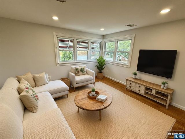 634 Clifton Avenue Apt 2, Clifton, NJ 07011