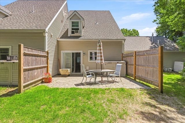 47 Old Colony Ln 240, Marshfield, MA 02050