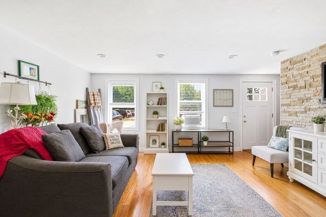 47 Old Colony Ln 240, Marshfield, MA 02050