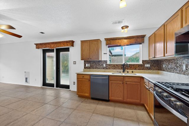 2740 WILDER Loop NE, Rio Rancho, NM 87144