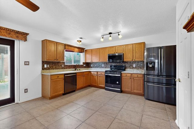 2740 WILDER Loop NE, Rio Rancho, NM 87144