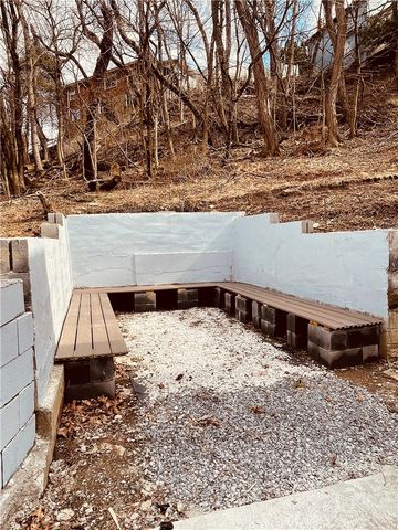 709 Charles St, Carnegie, PA 15106