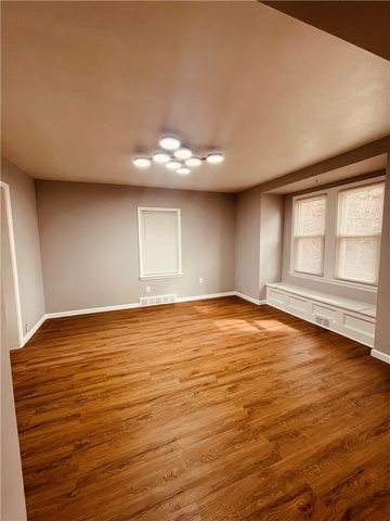 709 Charles St, Carnegie, PA 15106