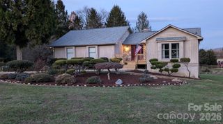 18 Amber Drive, Horse Shoe, NC 28742