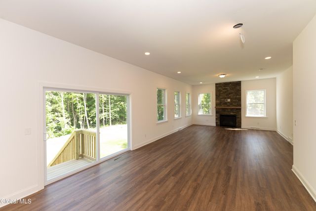 38 Tamarack Street, Ballston, NY 12019