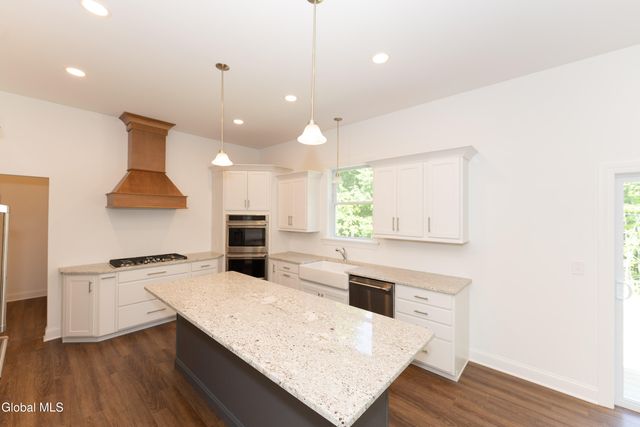 38 Tamarack Street, Ballston, NY 12019