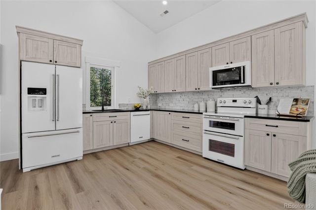19404 Hilltop Pines Path, Monument, CO 80132