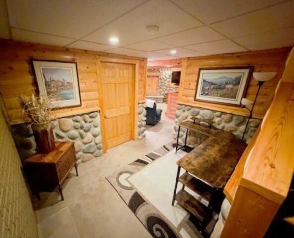 1661 Falcon DRIVE, Hartford, WI 53027